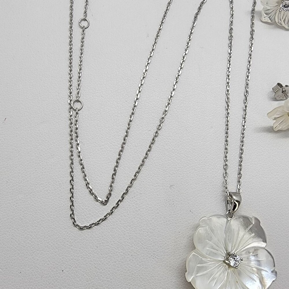 Brand New Sterling Silver 925 Pearl White Flower Earrings Necklace Set - Picture 7 of 7